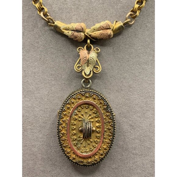Antique Victorian Locket Necklace Ornate Design with Leaves and Front Clasp - Picture 2 of 10